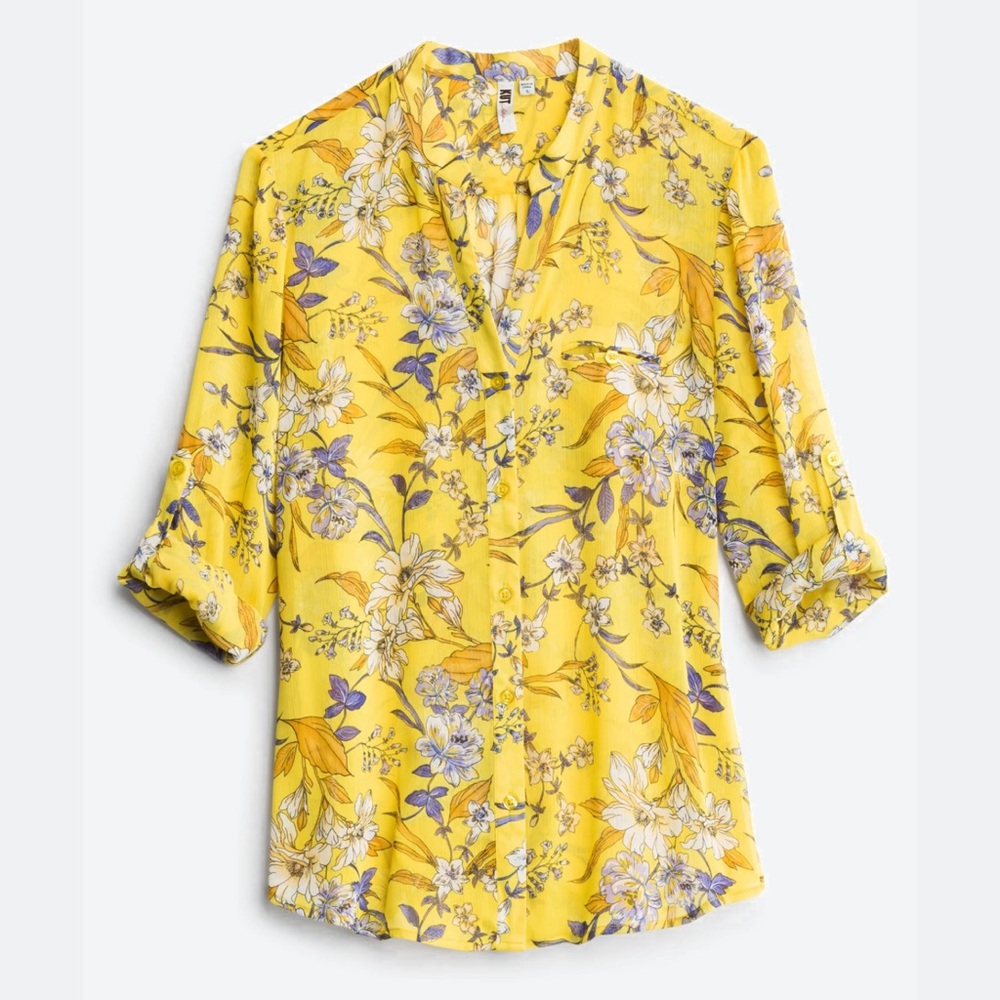 Like New! KUT FROM THE KLOTH
Sinclair Button Down Texture Blouse - Large